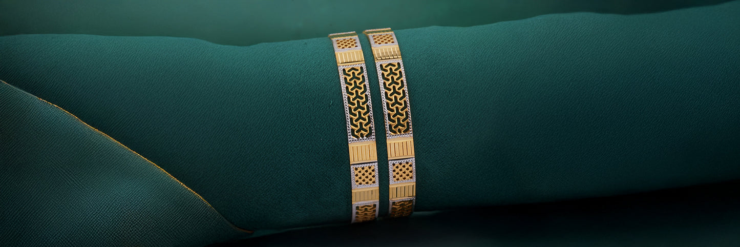 Classic Heart Line Diamond Band Bangles – Timeless Elegance for Women