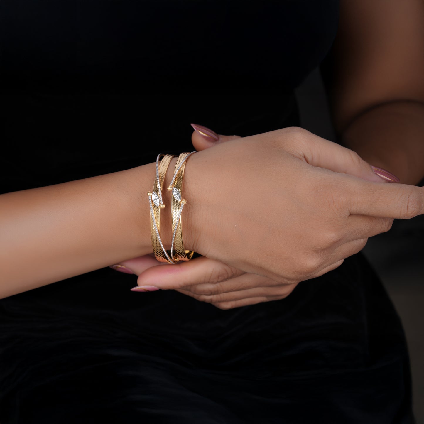 Classic Heart Line Diamond Band Bangles – Timeless Elegance for Women