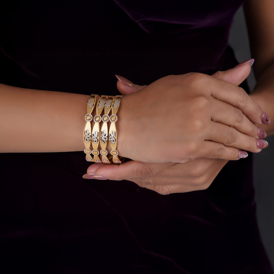 Royal Wave 4 Pcs Bangles