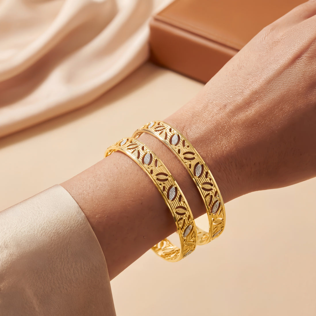 Aurum Flow 2 Pcs Bangles