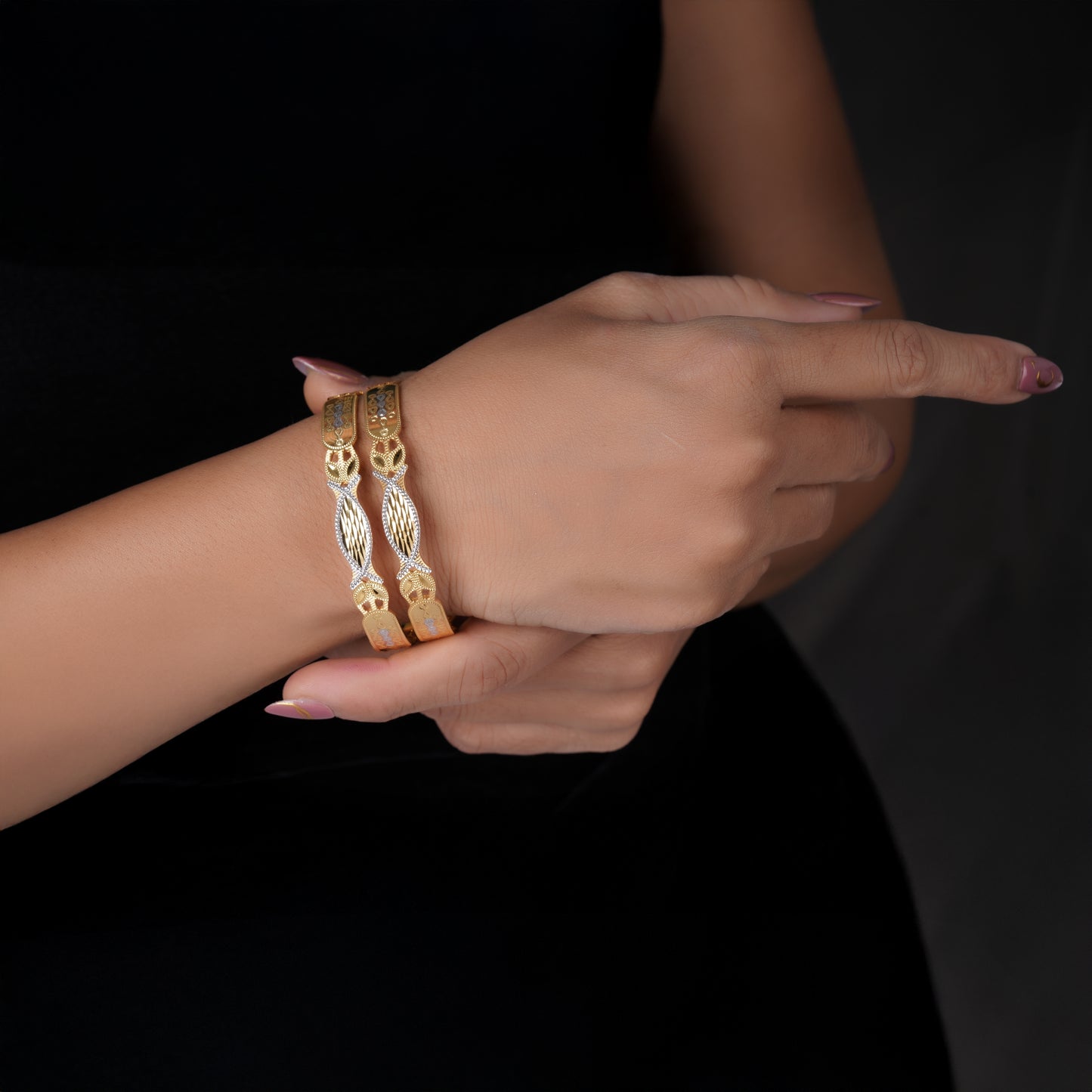 Classic Heart Line Diamond Band Bangles – Timeless Elegance for Women