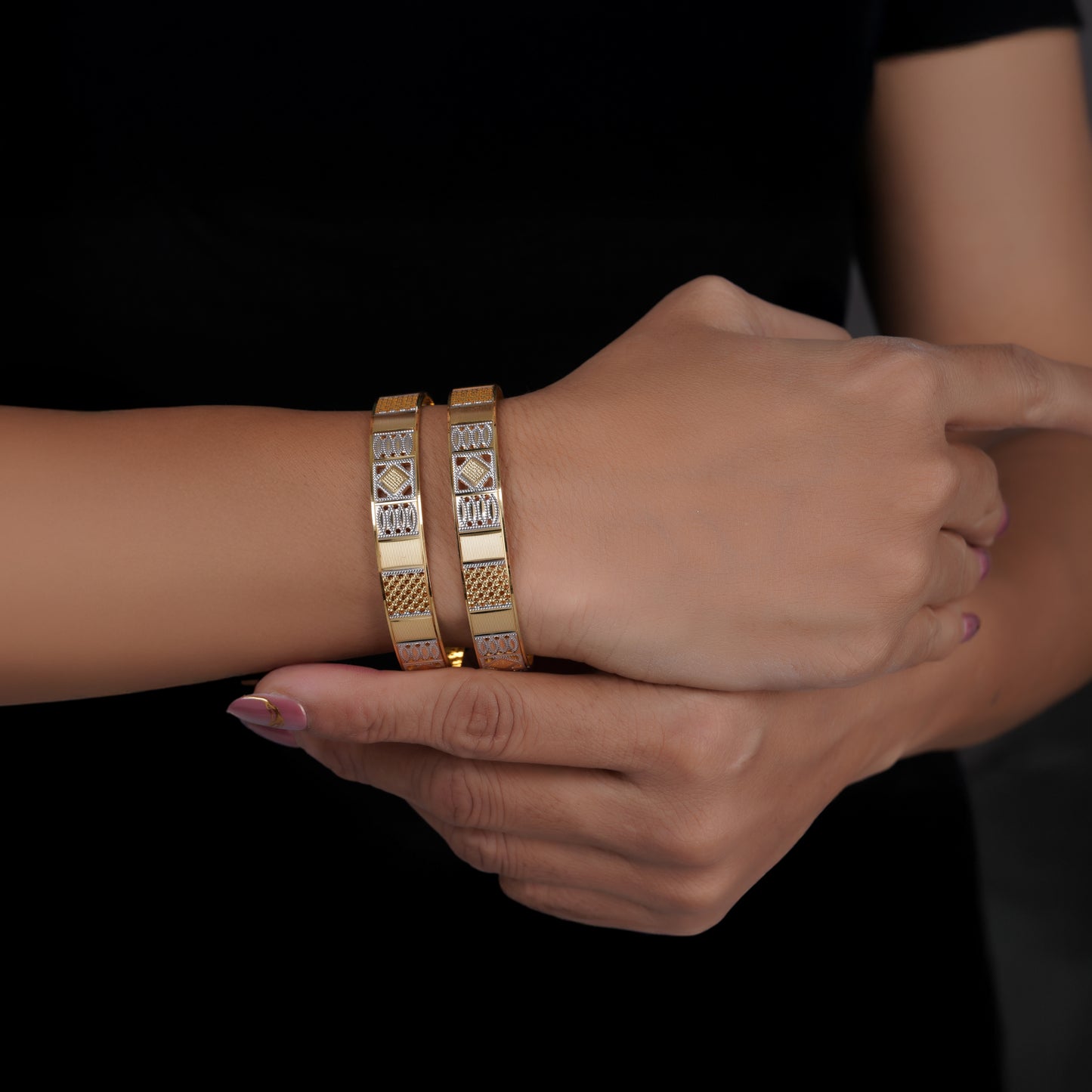 Classic Heart Line Diamond Band Bangles – Timeless Elegance for Women
