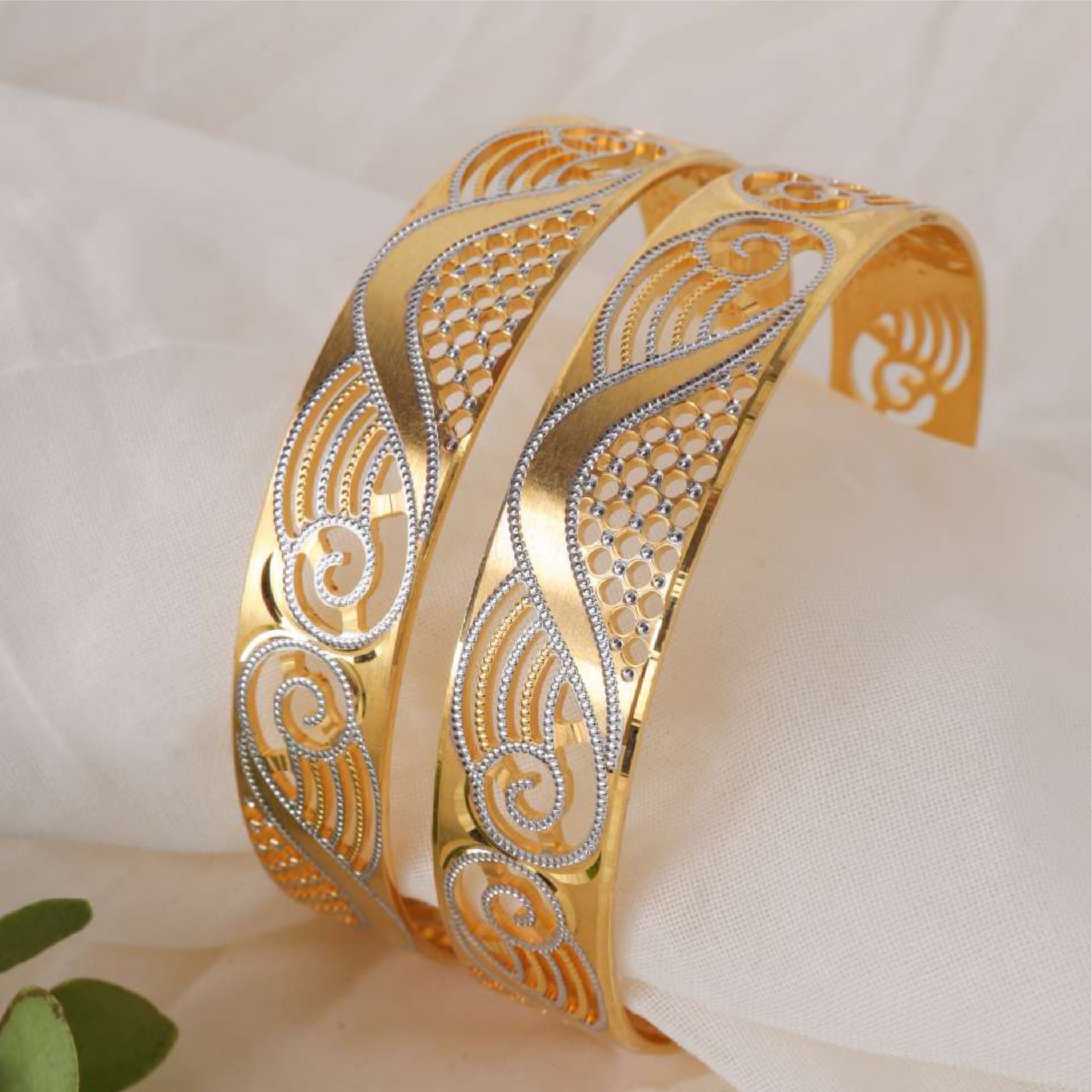 New Golden Lattice Grace 2 Pcs Bangles – Cygni Bangles