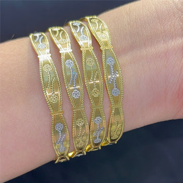 Vintage Royale 4 Pcs Bangles