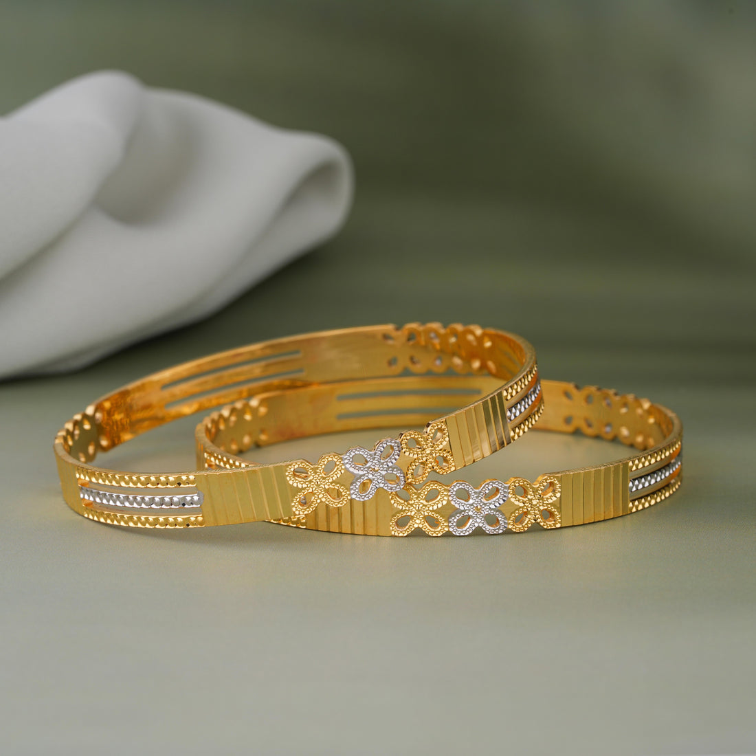 Hiravi Bangles