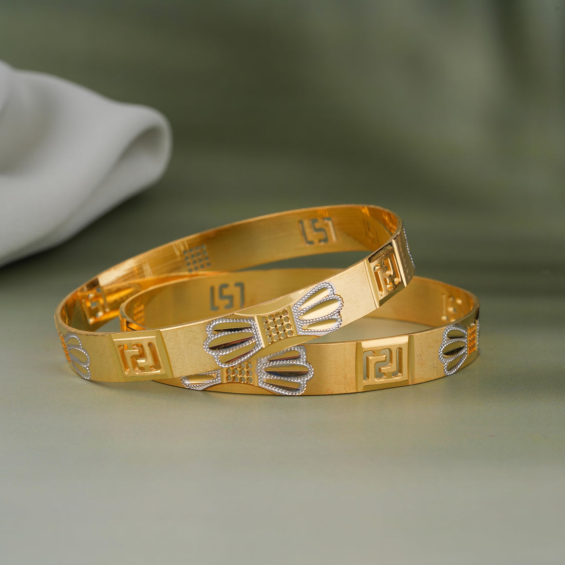 Bling Queen Bangles