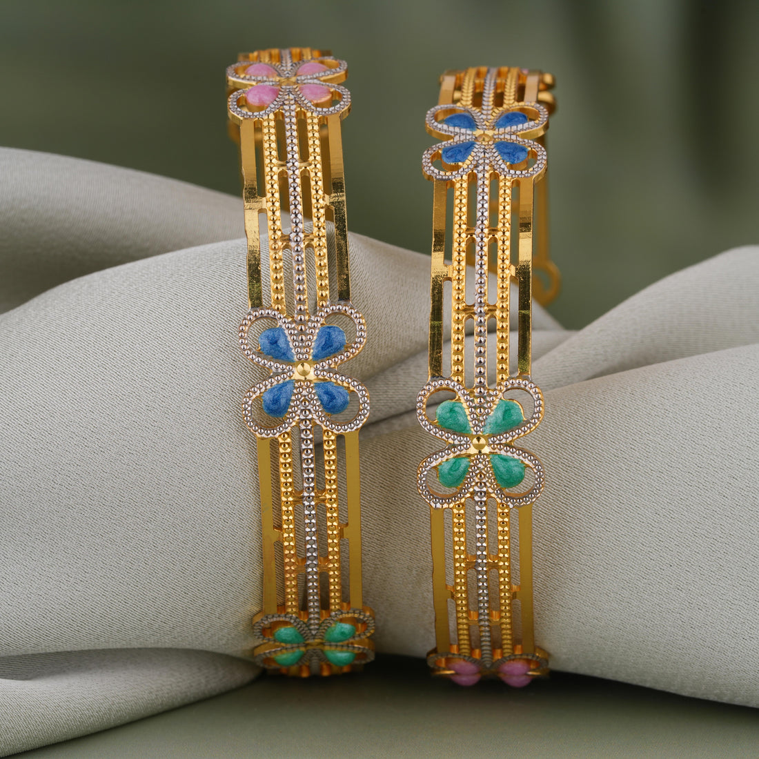 Golden Crest 2 Pcs Bangles