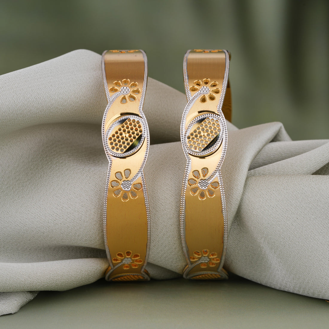 Sarita Bangles