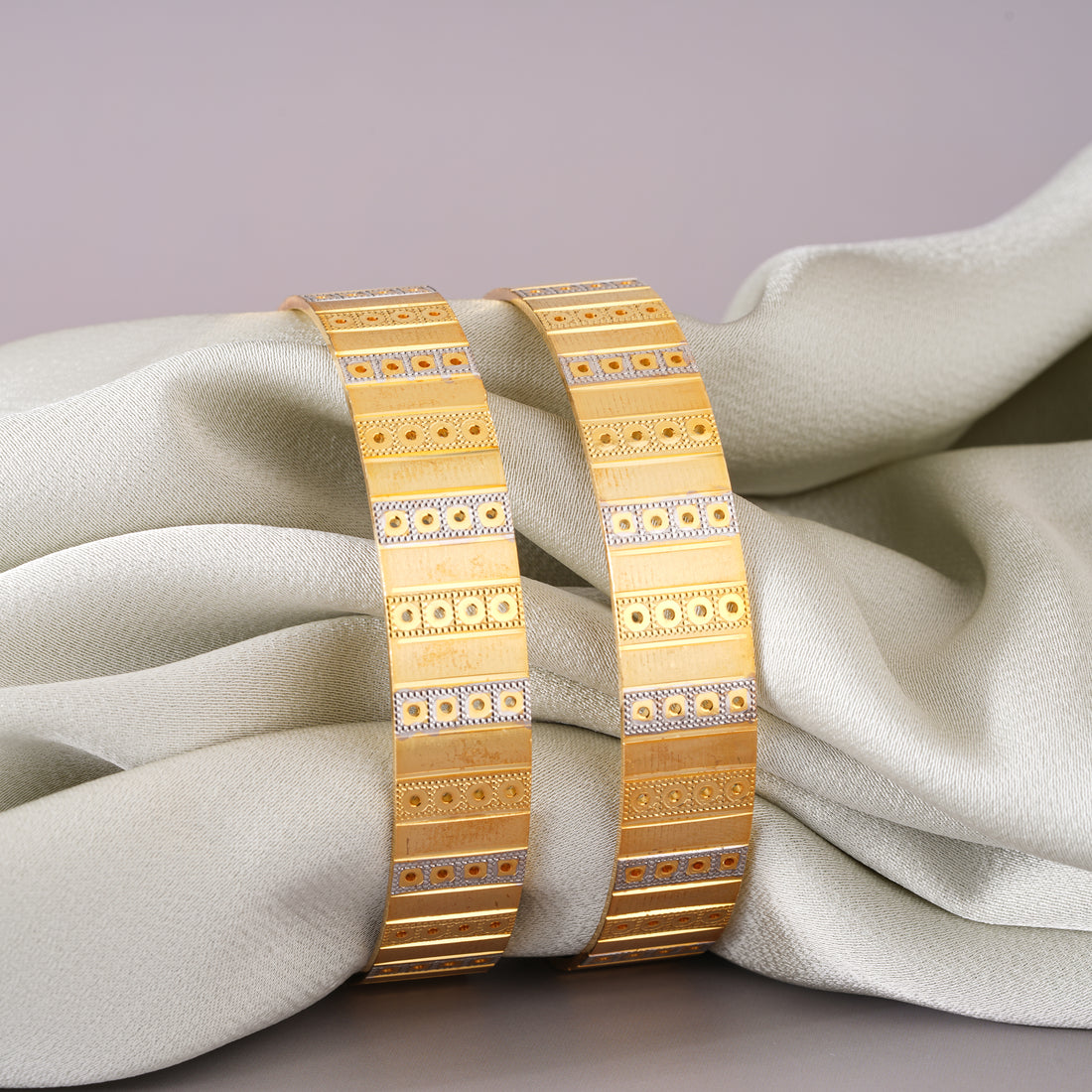 Kiana 2 Pcs Bangles