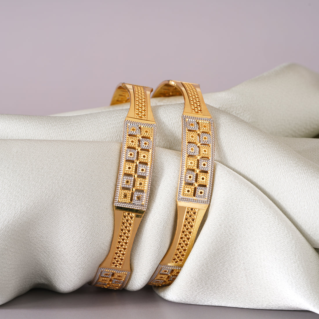 Rozmin 2 pcs Bangles