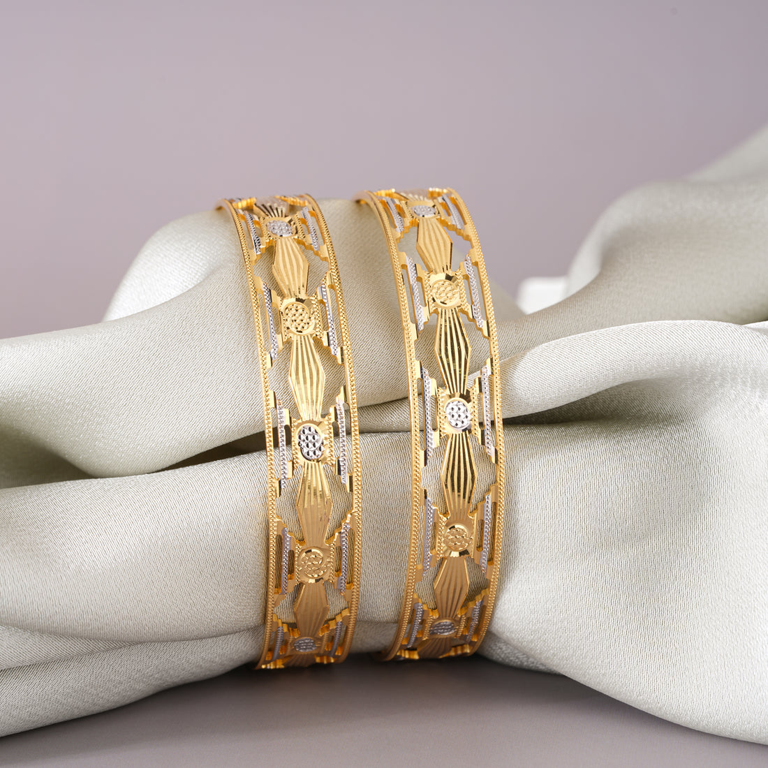 Sakira 2 pcs Bangles