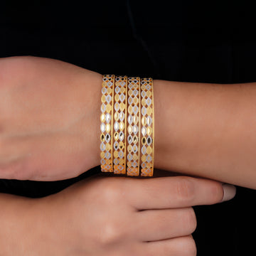 Luxe Wave 4 Pcs Bangles