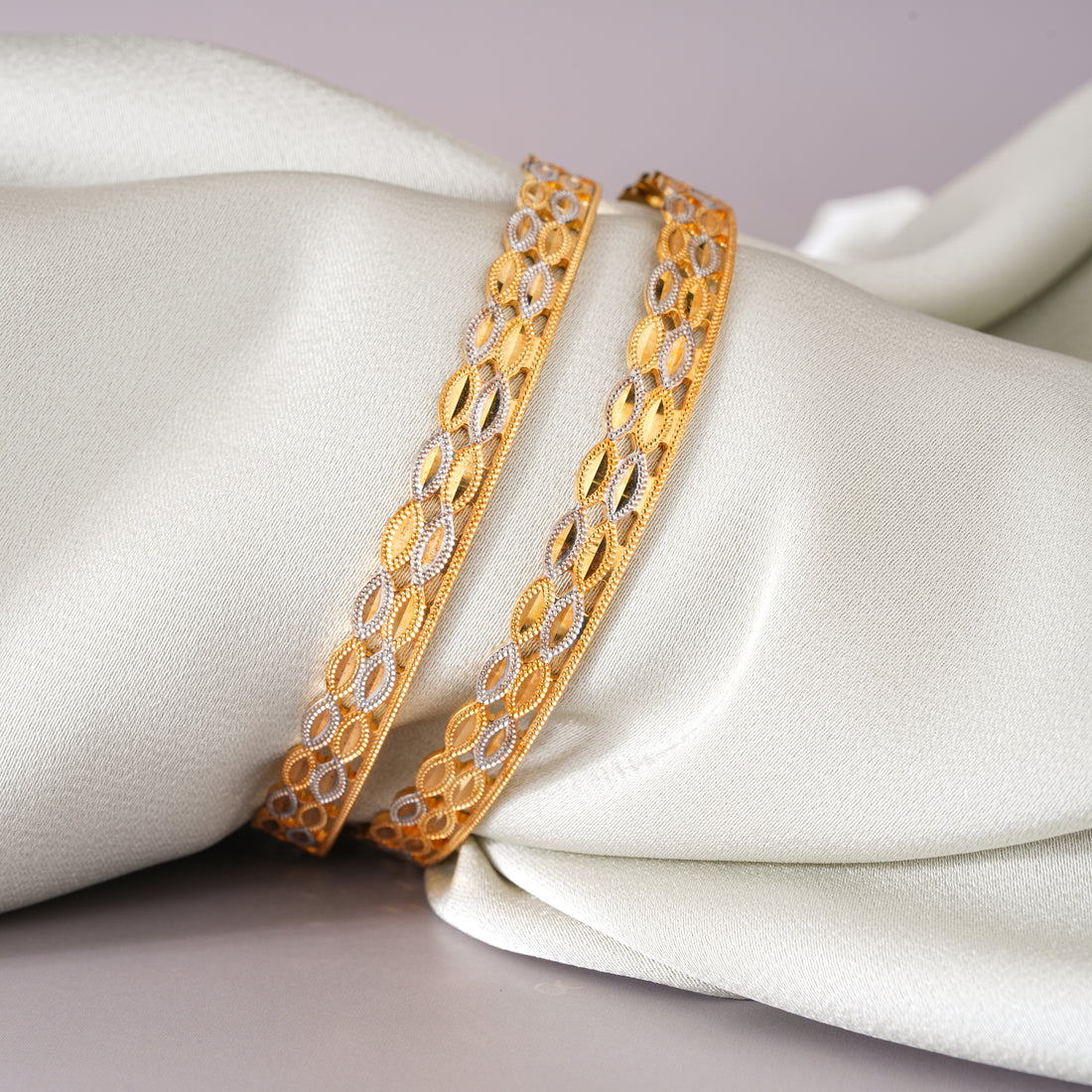 Bharti 2 pcs Bangles